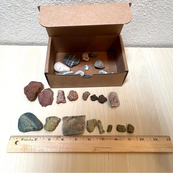 Rock Set: beauties from NM & AK. To collect or tumble or decorate with. Set A - Picture 12 of 14